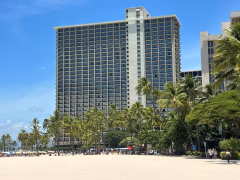 HHV Rainbow Twr from Diamond Head side