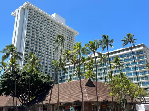 Princess Kaiulani Hotel - wide shot